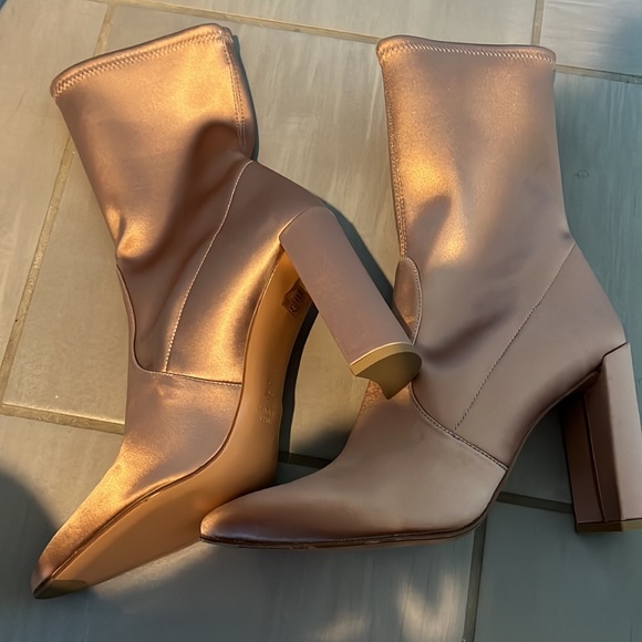 Stuart Weiztman Clinger Dusty Rose Satin Boots. Size 40. NWOT - Picture 4 of 10